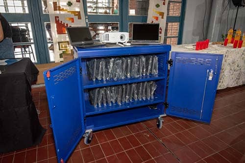 Llegaron los carros tecnológicos a escuelas de Luján y Maipú.