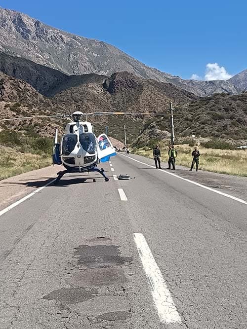 Vehículo chileno cayó a un barranco en Potrerillos