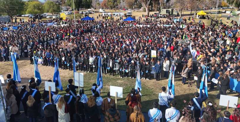 La «Promesa a la Bandera» más grande está en Luján