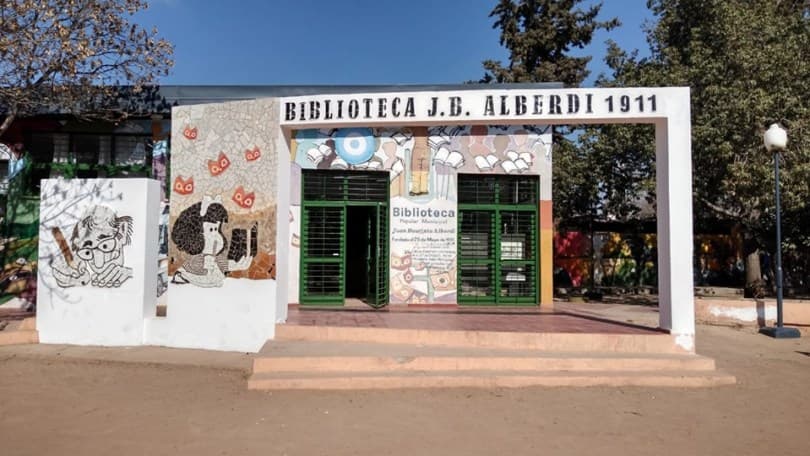 Presentan en la Alberdi «Cardinales Humanos», el libro ganador del Certamen Literario Vendimia 2021
